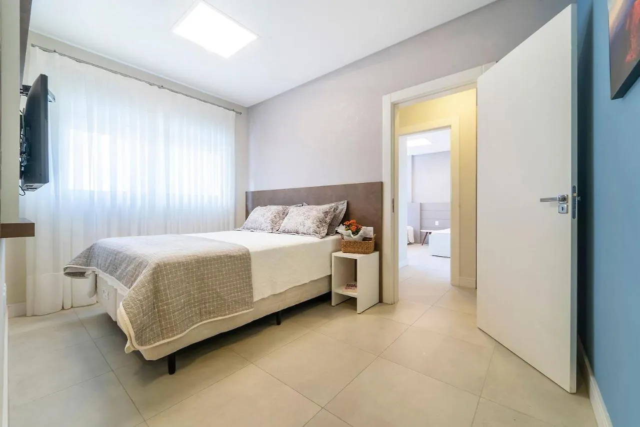 Mario Guilherme - Apto - 203 - Lindo Apartamento Condominio De Alto Padrao Com Piscina E Academia. Bombinhas 0*,  Brazilië